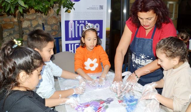 Antalya'da minikler keçe sanatını öğrendi