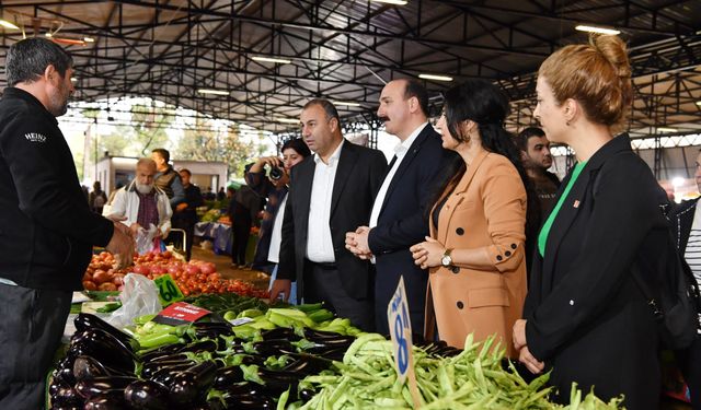 Cem Kotan, Milletvekili Arslan’ı çarşı pazar gezdirdi