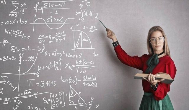 Antalya'da özel okulda maaş krizi:  Sendika açıklama yaptı