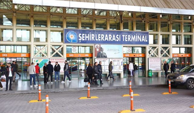 Bayram dönüşü Antalya Otogarı'nda bilet krizi!