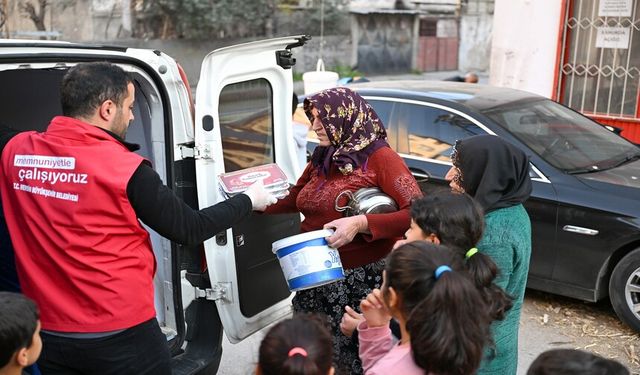 Mersin'de Ramazan bereketi: İftar yemekleri ihtiyaç sahiplerine ulaşıyor