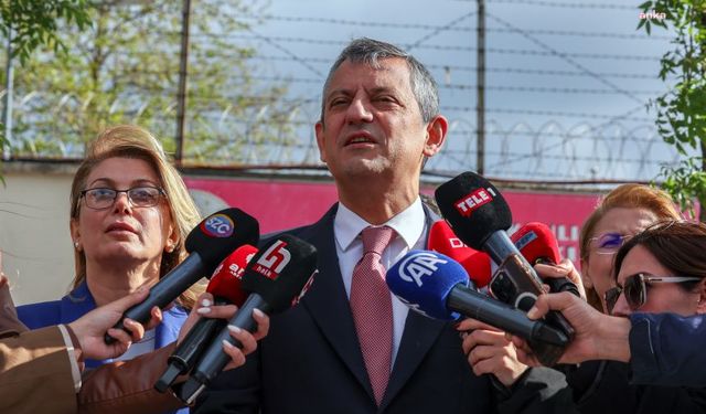 Özgür Özel: "Esila içerideyse, demokrasi dışarıda değildir"