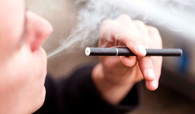 Aileler dikkat! 13-15 yaş arasında elektronik sigara kullanımı yaygınlaşıyor