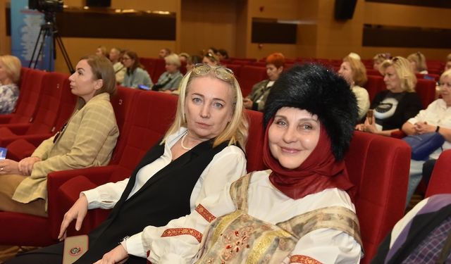 Afet anı, şiddet ve sağlık... Kepez'de yabancılara yaşam rehberi