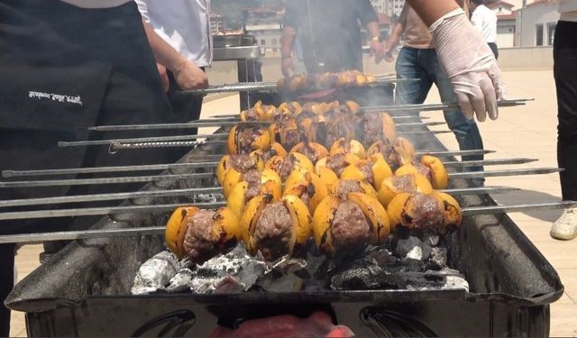 Muşmula kebabı yediniz mi hiç? Alanya'da öğrenciler yaptı