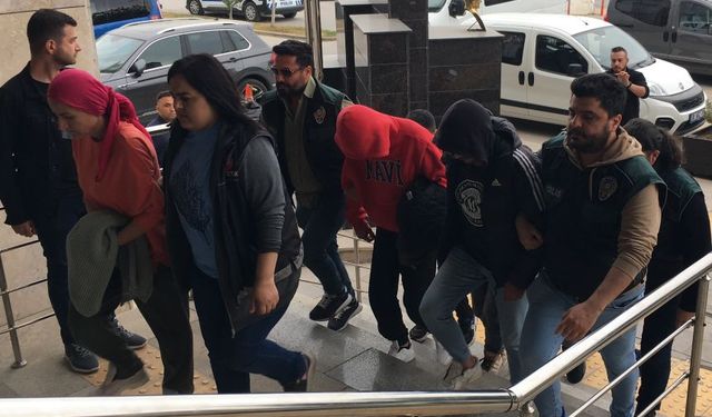 Deprem fırsatçılarına Mersin ve 8 ilde operasyon! Hasarlı araçlar üzerinden dolandırıcılık
