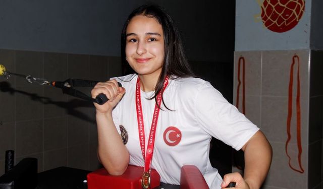 Antalya'nın demir bileği Rabia Gürler, Türkiye şampiyonu oldu