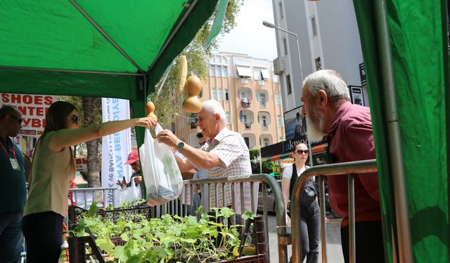Alanya’da çiftçiye destek: Ücretsiz su kabağı fidesi dağıtımı