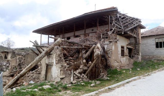 Burdur'da bir kültür zamana yenik düşüyor!
