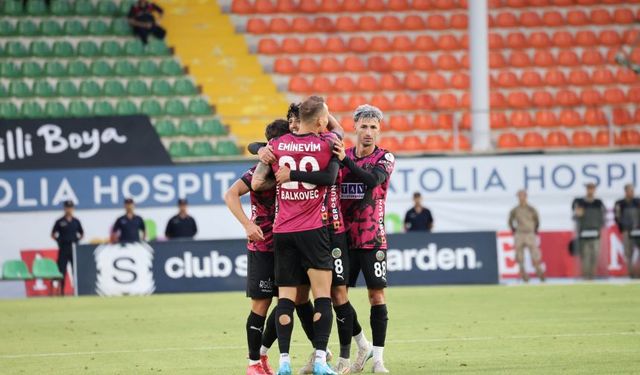 Alanyaspor sezonu galibiyetle kapattı
