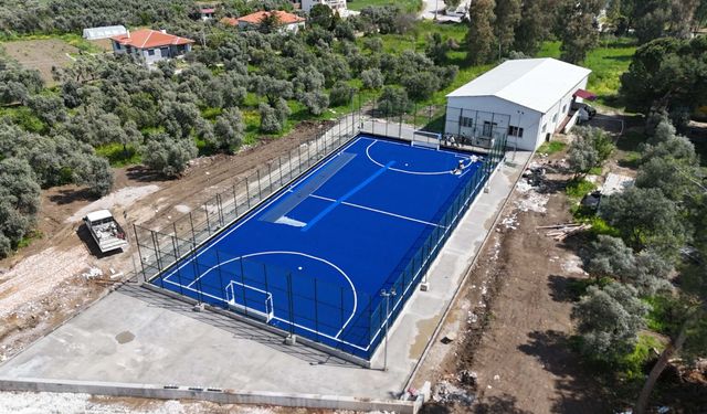 Bozüyük’te genç sporculara modern çim hokeyi sahası