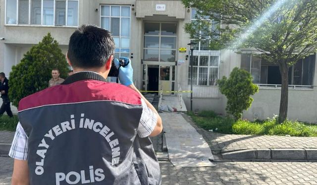 Evli çiftin kavgası Emniyet'e, sokaklara sıçradı: Evler, arabalar alev alev yandı