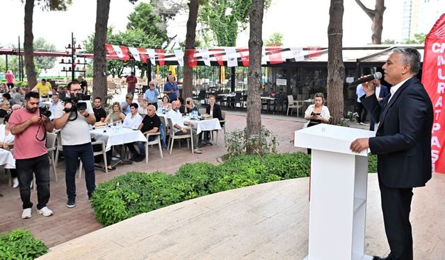 Ümit Uysal örgüt toplantısında konuştu: “Bizden başka bu işi üstlenecek kimse yok”