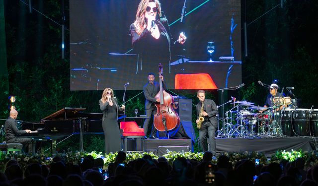 Melody Gardot Antalya’da caz rüzgarı estirdi