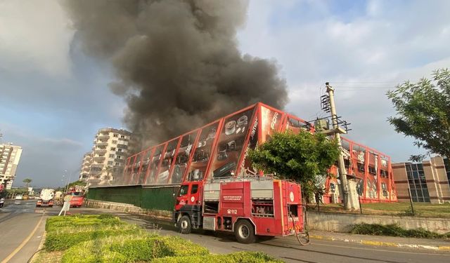 Mersin'deki fabrika yangını kontrol altına alınamadı!