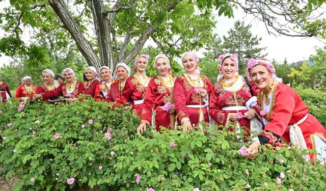 Uluslararası Isparta Gül Festivali, gülün yolculuğunu gözler önüne serdi