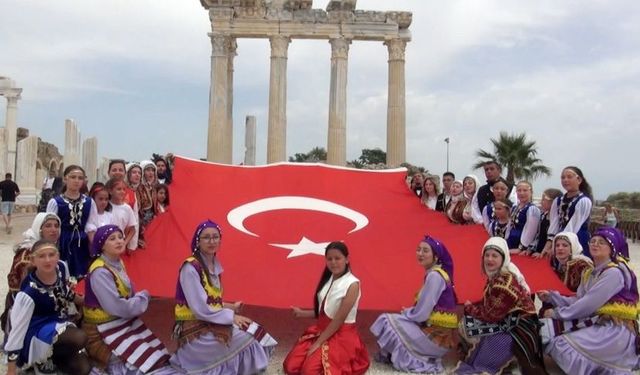 Antalya’da yaşayan yabancıların 19 Mayıs coşkusu