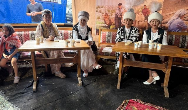 Konyaaltı Belediyesi'nin Yörük çadırı festivale damga vurdu