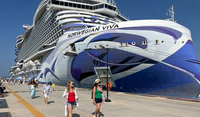 Bodrum'da kruvaziyerden turist yağdı