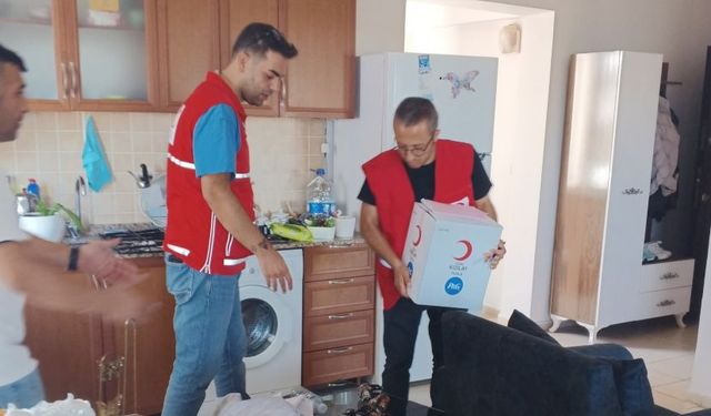 Kızılay’dan Antalya’da yangınlardan etkilenen vatandaşlara gıda yardımı