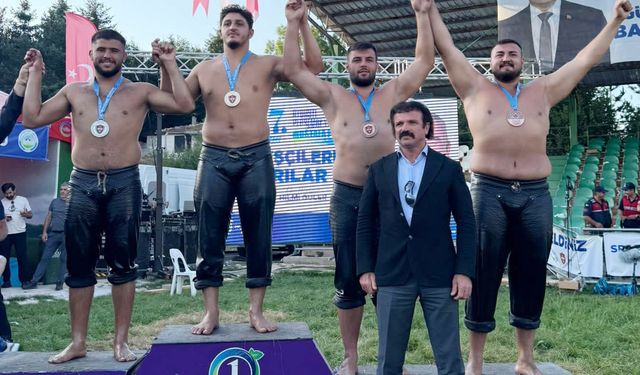 Kemer Belediyesi güreşçileri Ordu'da göğsümüzü kabarttı!