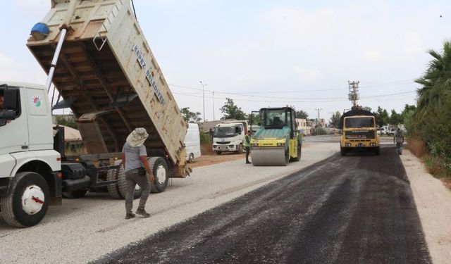Kepez'de yollar yenileniyor, ulaşım rahatlıyor
