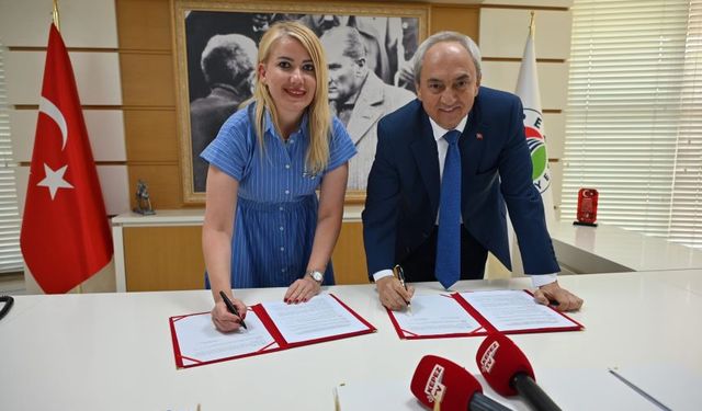 Kepez ve Merkezefendi Belediyesi'nden dayanışma örneği: Sokak hayvanlarına el uzattılar