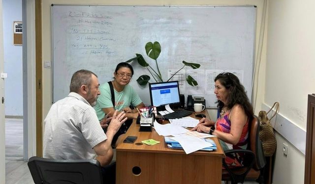 Antalya'da LGS tercihi yapacak öğrencilere Konyaaltı Belediyesi'nden destek
