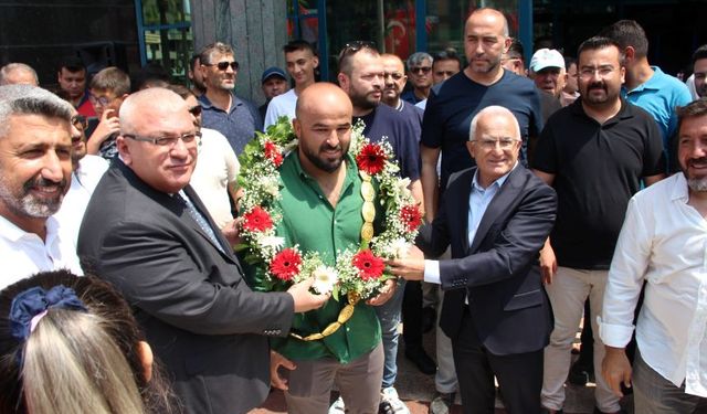 Kırkpınar Başpehlivanı Orhan Okulu baba ocağında