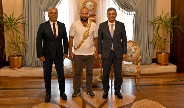 Kırkpınar Başpehlivanı Okulu, Vali Şahin'in makamında