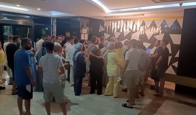 Turizmde skandal: Bodrum'da turistler resepsiyonu bastı