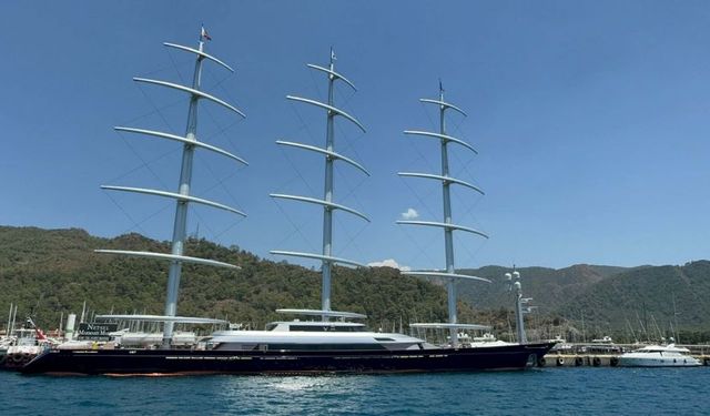 Dünya'nın en büyük teknolojik yatlarından biri Marmaris'e demirledi