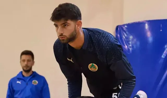 Alanyaspor genç yıldızını 2028'e kadar renklerine bağladı