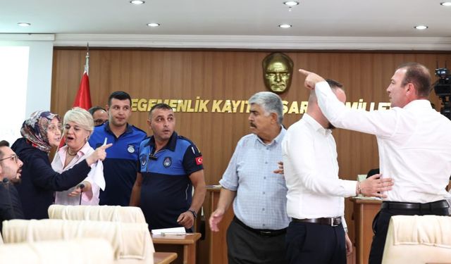 Burdur Belediye Meclisi’nde yüksek tansiyon!