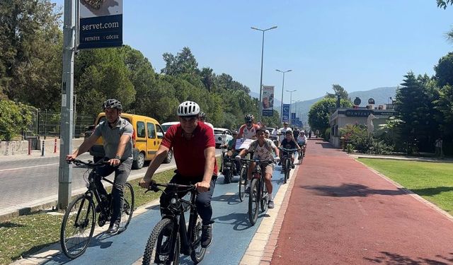 Fethiye'de pedallar, trafik kazasında can veren bisikletliler için çevrildi