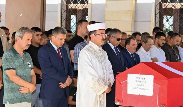 Eski Antalya Vali Yardımcısı Ekmekçi, son yolculuğuna uğurlandı