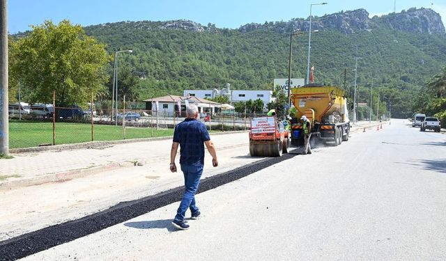 Antalya’nın gözde turizm merkezi Kemer’de altyapı çalışmaları sürüyor