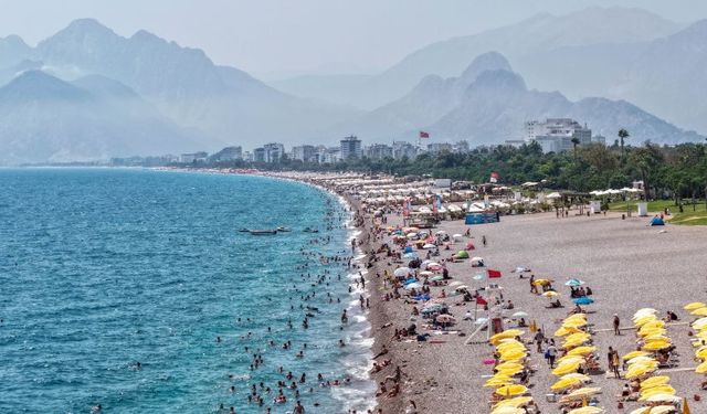 Antalya'da Kavurucu sıcaklara karşı serinlik arayışı
