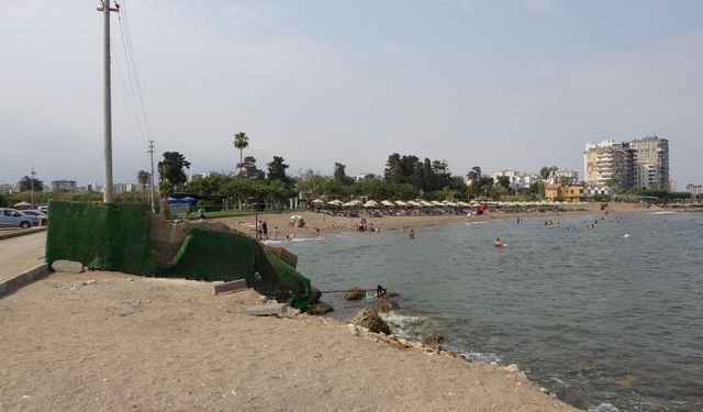 Plajlarda kriz bitmiyor.  1500 TL giriş ücreti ödeyen aile, su şişesi nedeniyle içeri alınmadı!