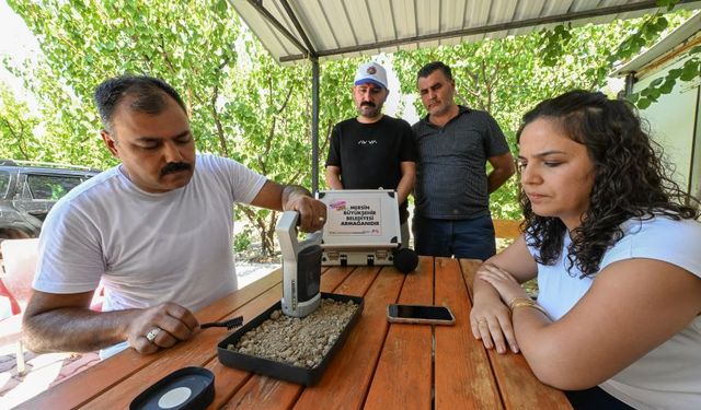 Mersin'de çiftçilere toprak analiz cihazı desteği