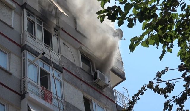 Muratpaşa'da klima yangını!
