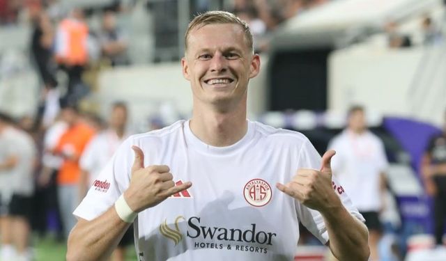 Antalyaspor’un yeni golcüsü Storm bir ilke imza attı