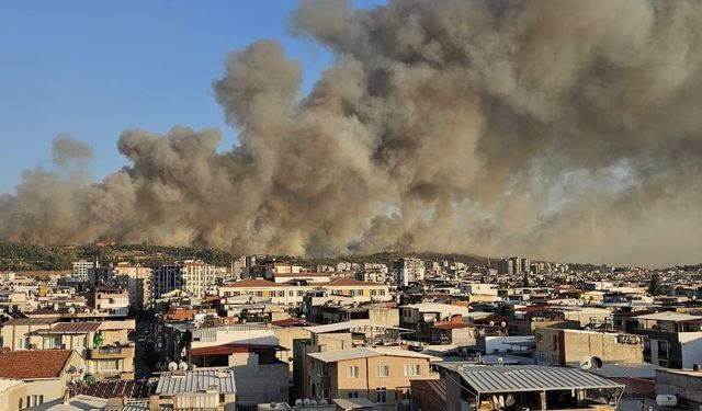 İzmir dün akşamdan bu yana yanıyor!