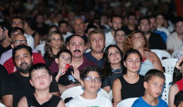 Cem Kotan, Antalyalıların milli heyecanına ortak oldu