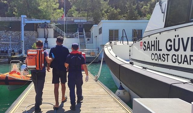 Fethiye'de gezi teknesi keyfi tıbbi müdahale ile bitti