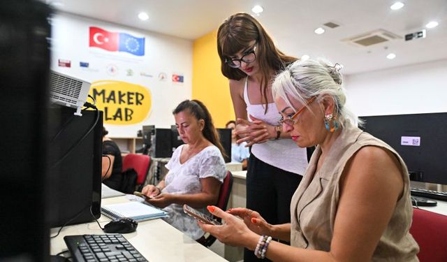 Muratpaşa’dan kadınlara dijital güç