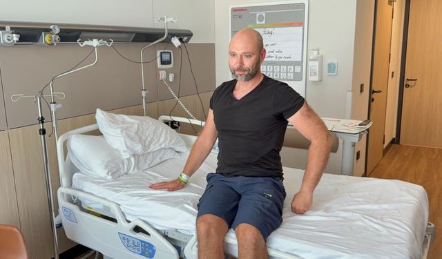 Yunan Adası Kos'tan sedyede getirilen İngiliz denizci, Bodrum'da şifa buldu