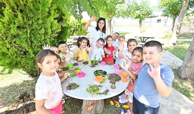 Minikler için ilk ders zili Muratpaşa’da çaldı