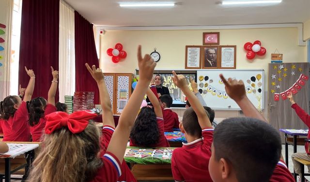 Antalya’da 526 bin öğrenci için ders zili çaldı