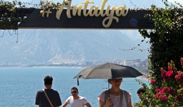 Antalya’da yazdan kalma günler sürüyor: Sıcaklık 27 dereceye ulaşacak